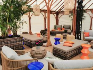 Lack Hocker / Beistelltisch 5